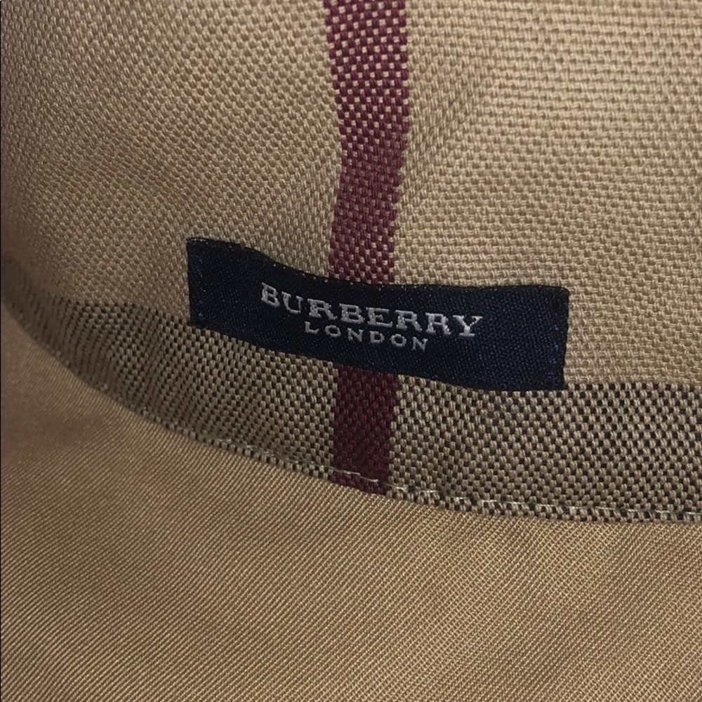 Burberry hat - Picture 3 of 4